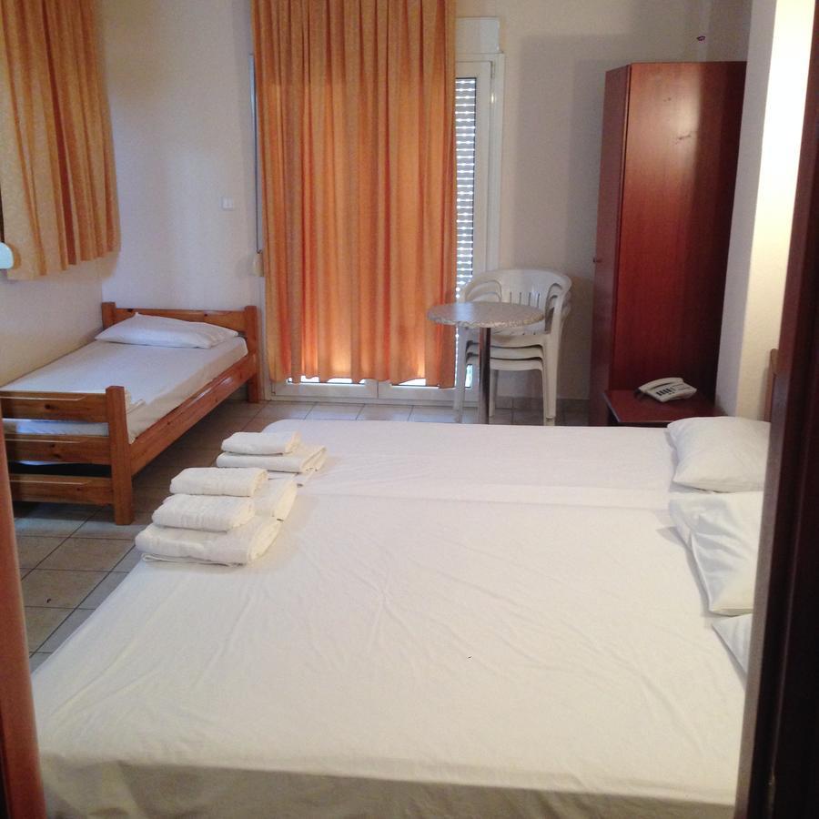 Hotel Akrogiali Korinós 외부 사진