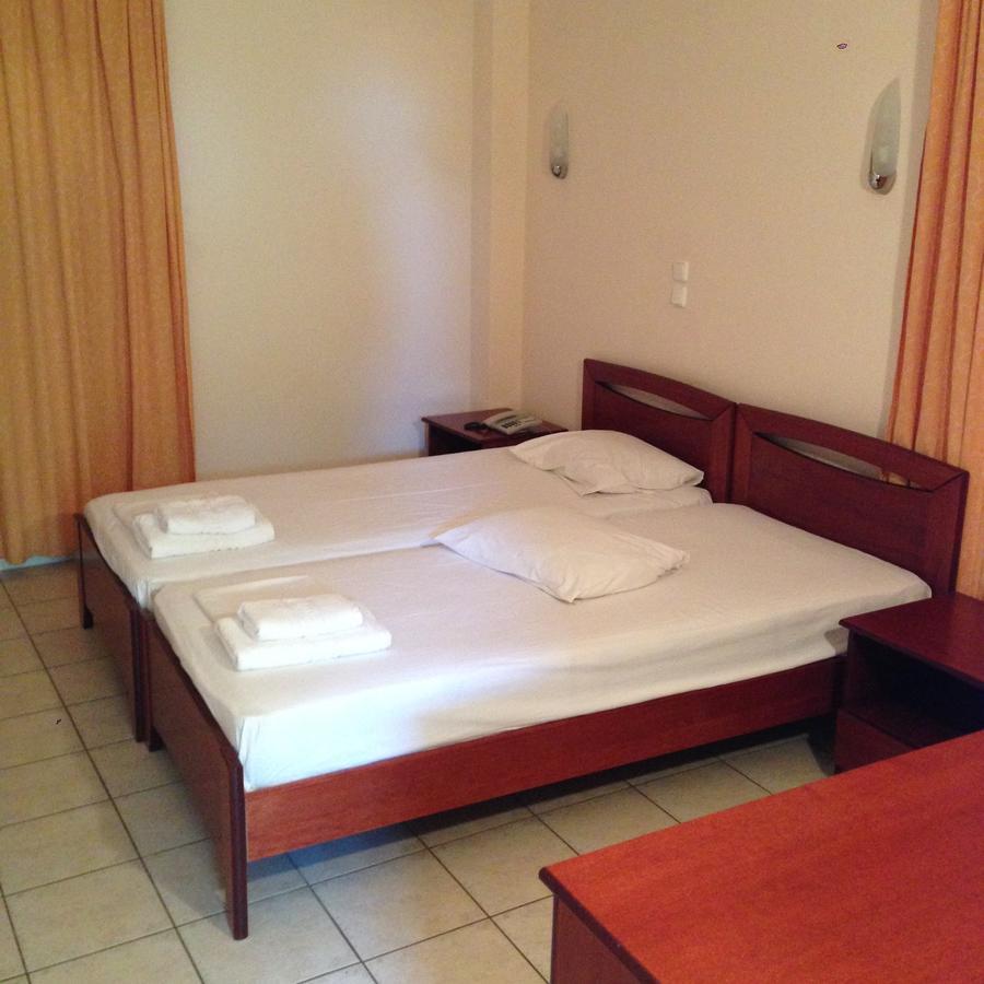 Hotel Akrogiali Korinós 외부 사진