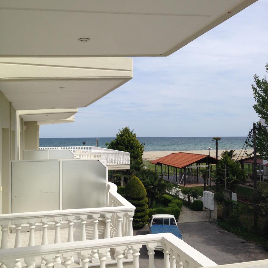 Hotel Akrogiali Korinós 외부 사진