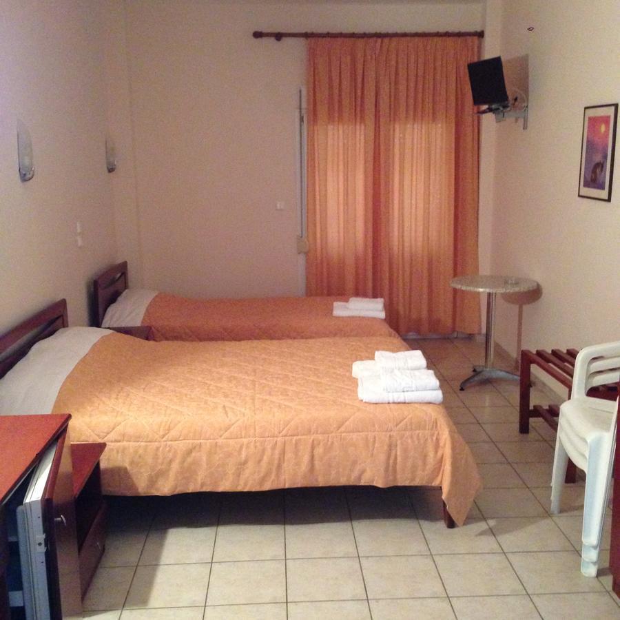 Hotel Akrogiali Korinós 외부 사진