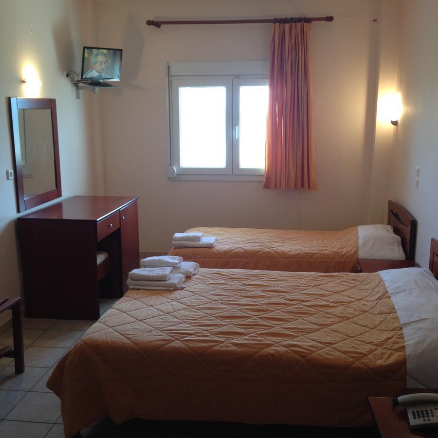 Hotel Akrogiali Korinós 외부 사진