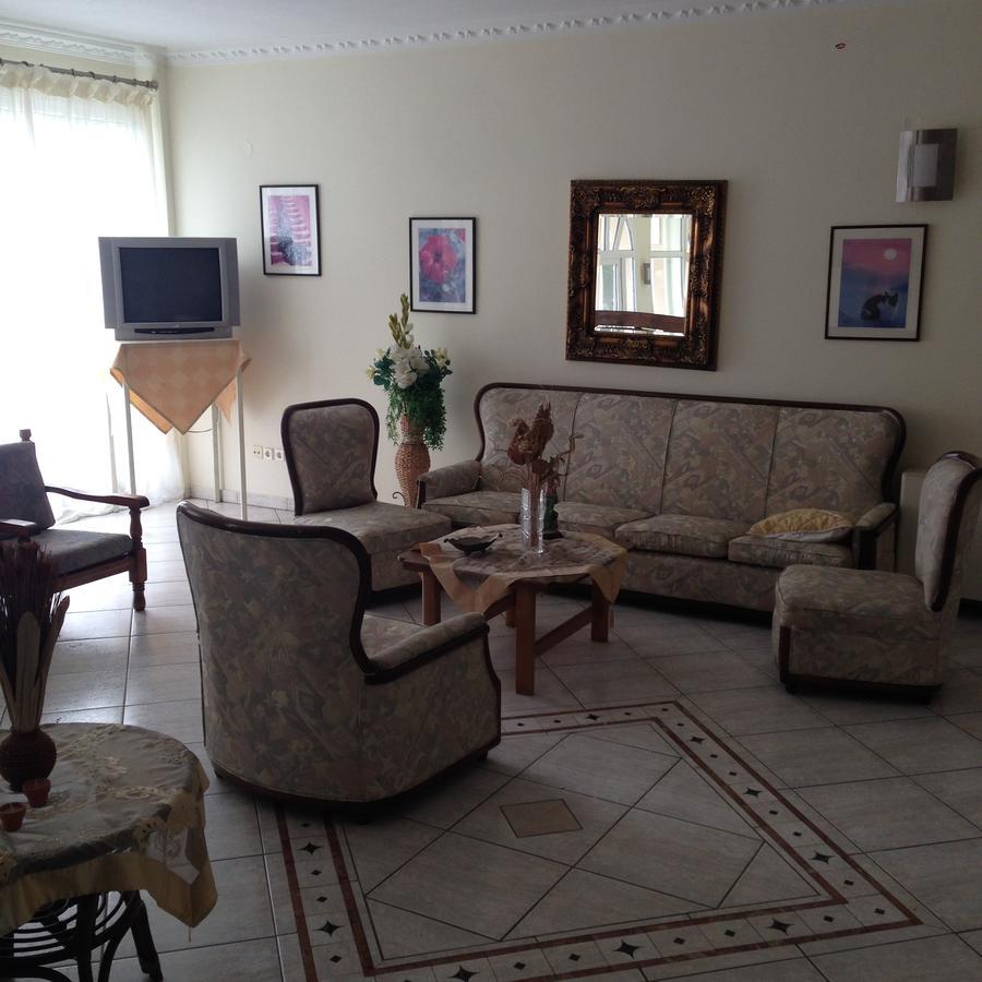 Hotel Akrogiali Korinós 외부 사진