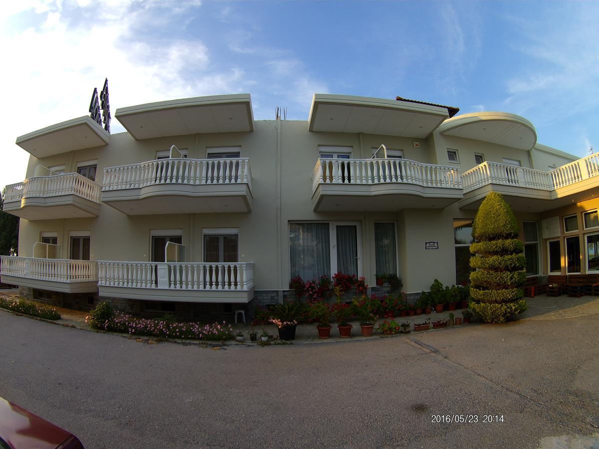 Hotel Akrogiali Korinós 외부 사진