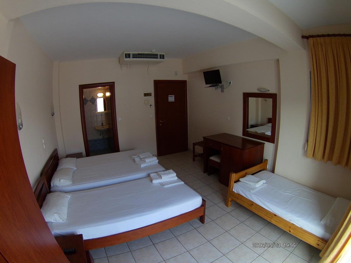 Hotel Akrogiali Korinós 외부 사진