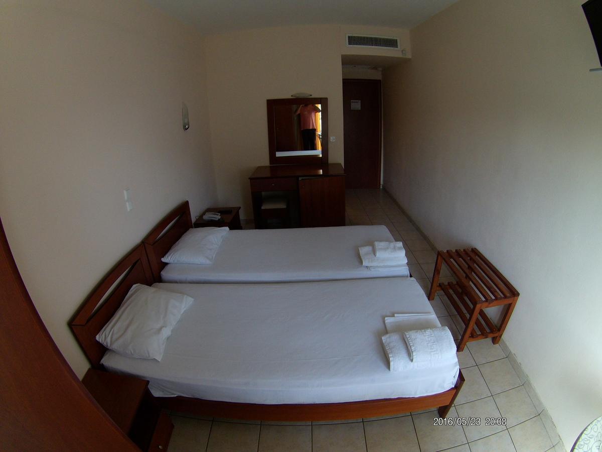 Hotel Akrogiali Korinós 외부 사진