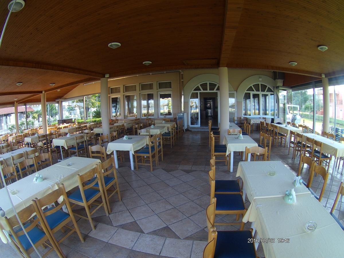 Hotel Akrogiali Korinós 외부 사진