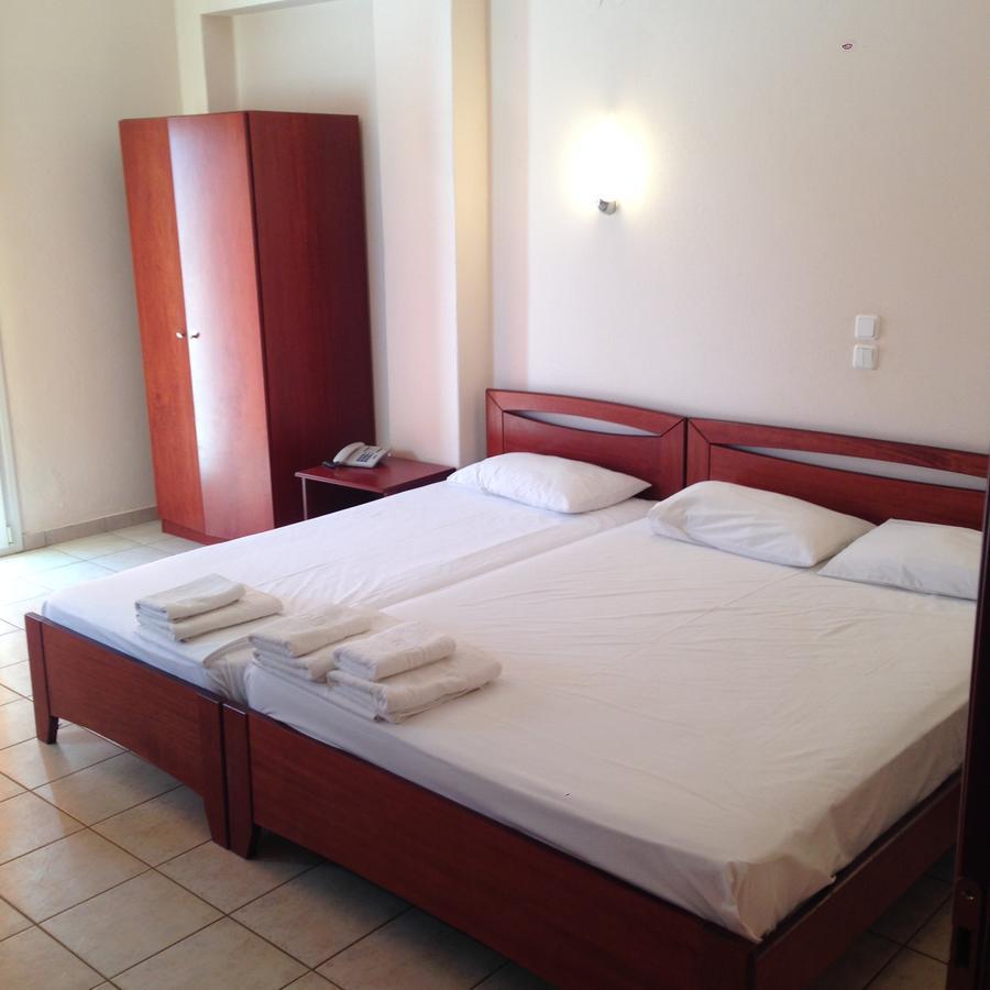 Hotel Akrogiali Korinós 외부 사진