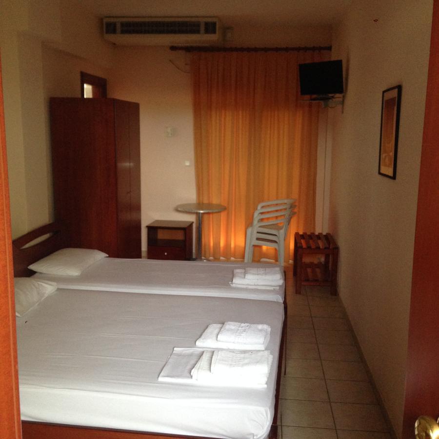 Hotel Akrogiali Korinós 외부 사진