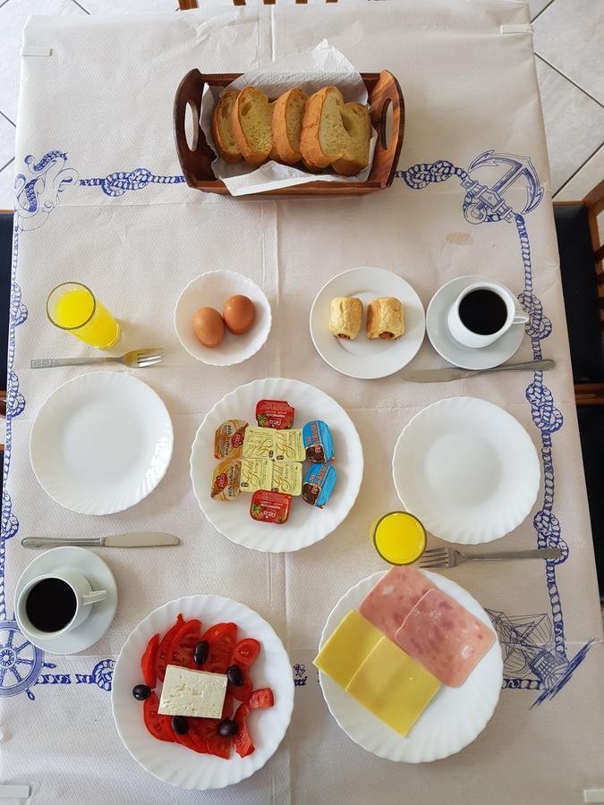 Hotel Akrogiali Korinós 외부 사진