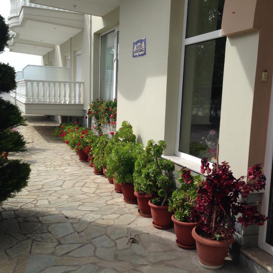 Hotel Akrogiali Korinós 외부 사진